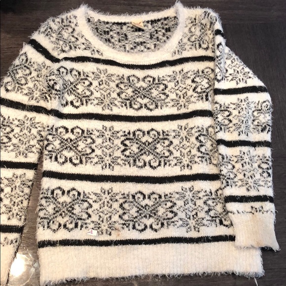 Sweater - Picture 1 of 3